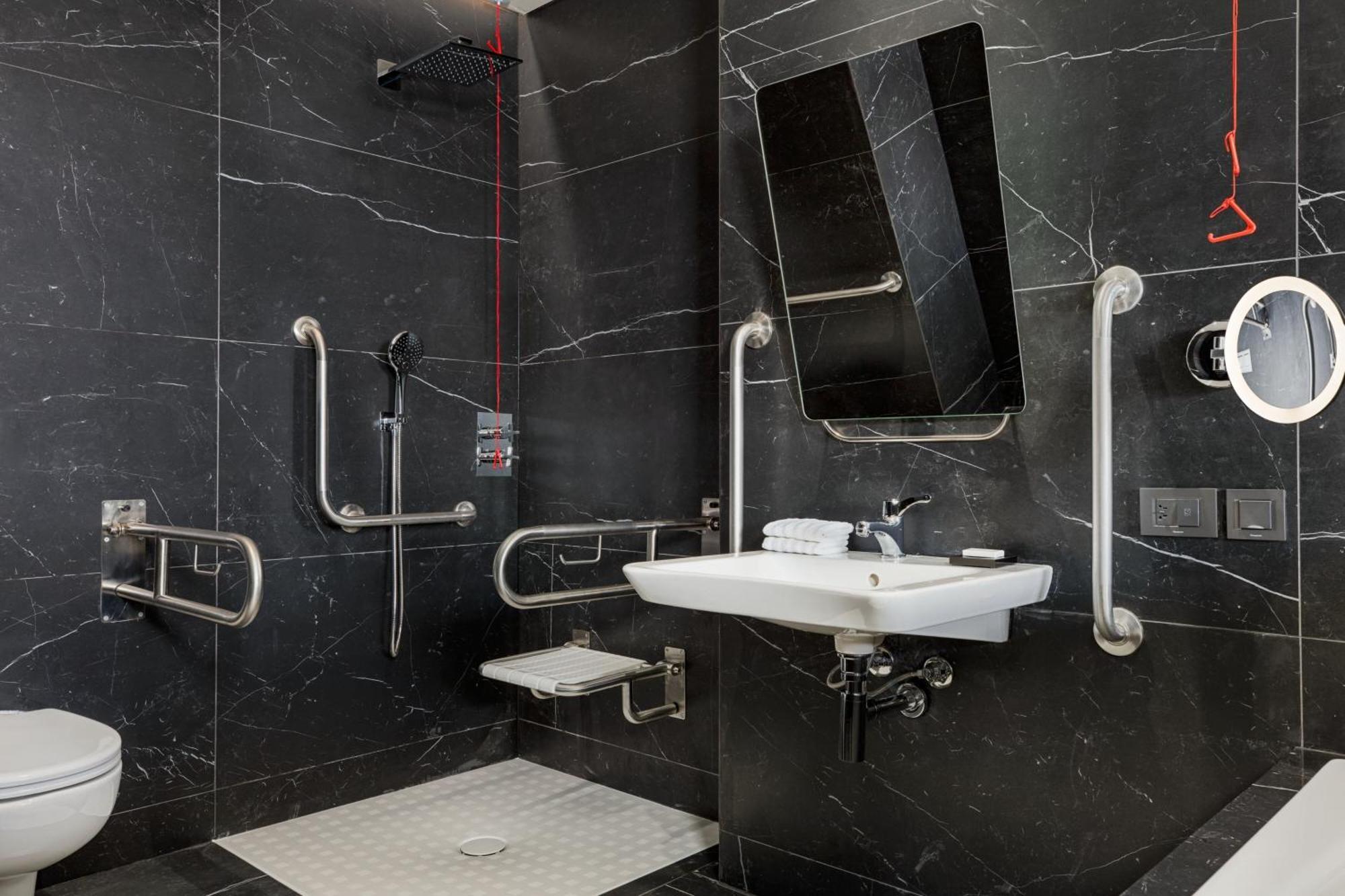 Le Meridien Батуми Екстериор снимка