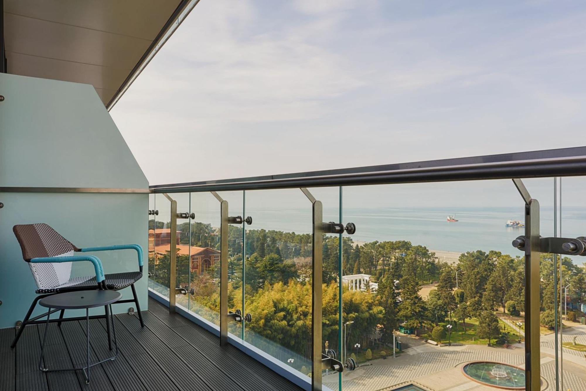 Le Meridien Батуми Екстериор снимка